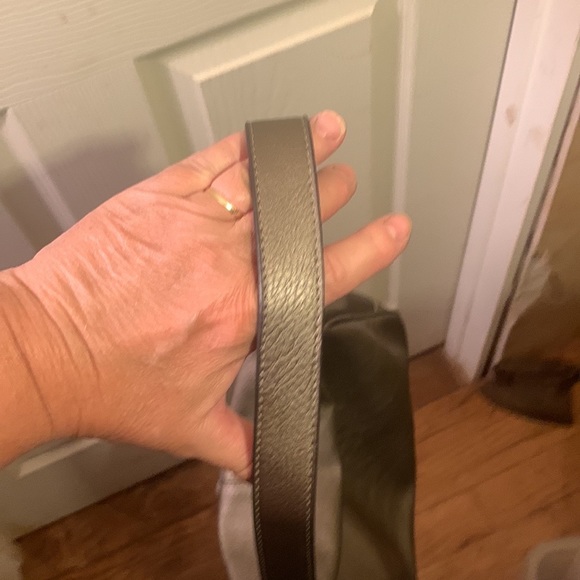 Liz Claiborne silver colored hobo purse - Picture 5 of 10